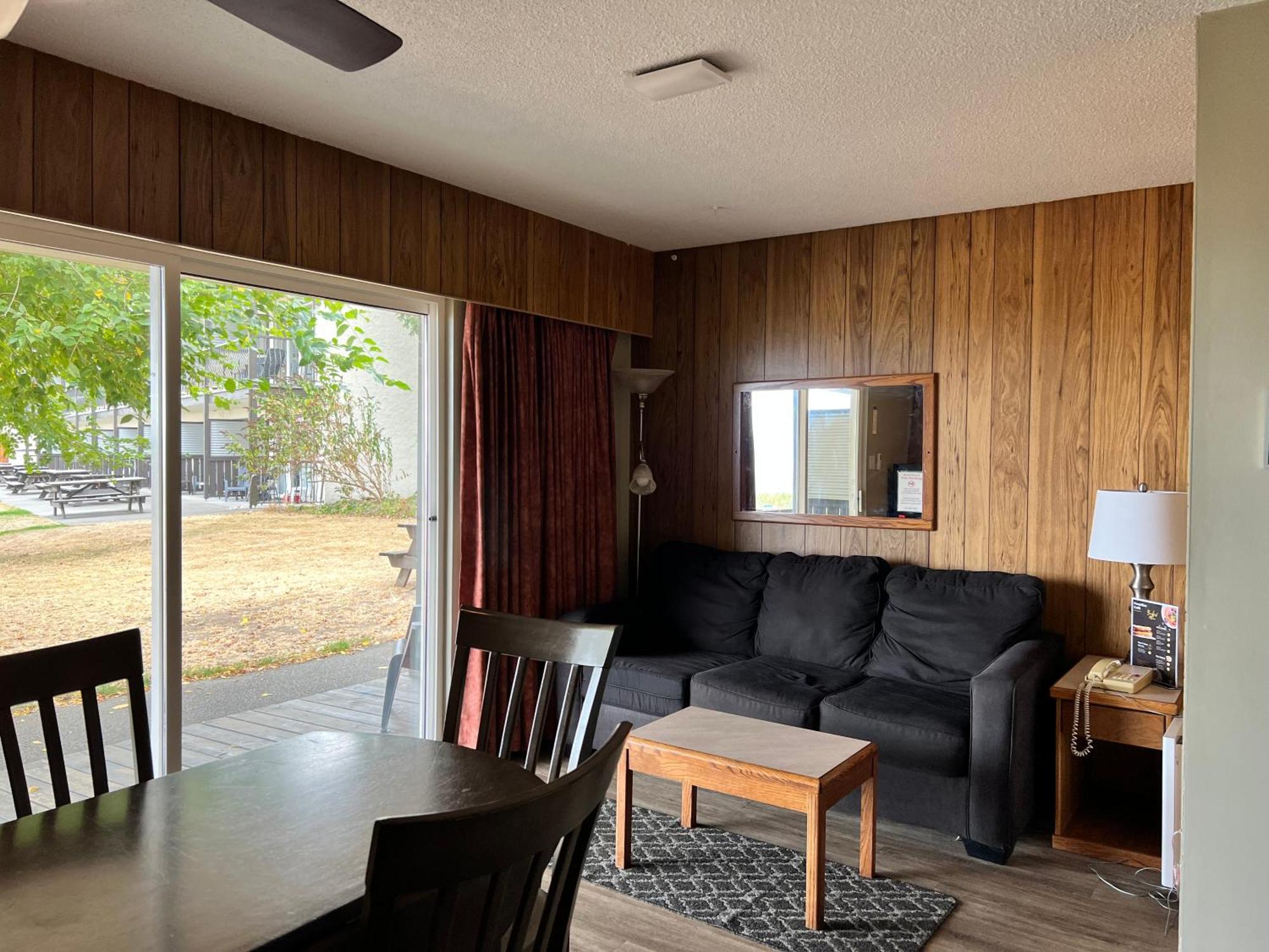 Sea Edge Motel Parksville Szoba fotó